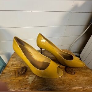 Tory Burch Yellow Patent Leather Women's Heels Sz 8M